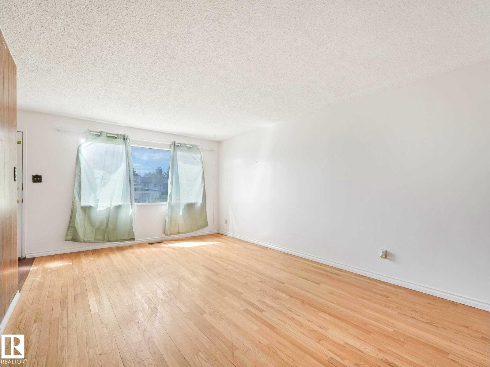 34 CAMELOT AV — photo 14