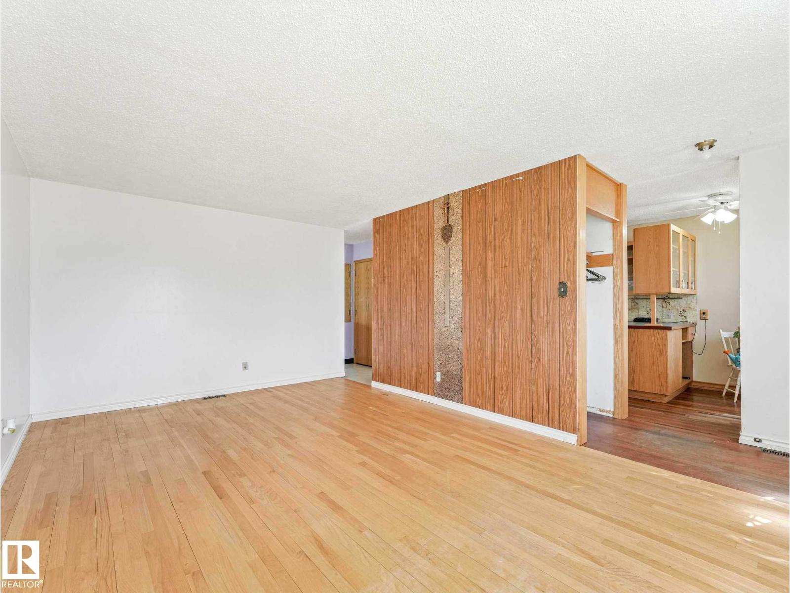 34 CAMELOT AV — photo 15