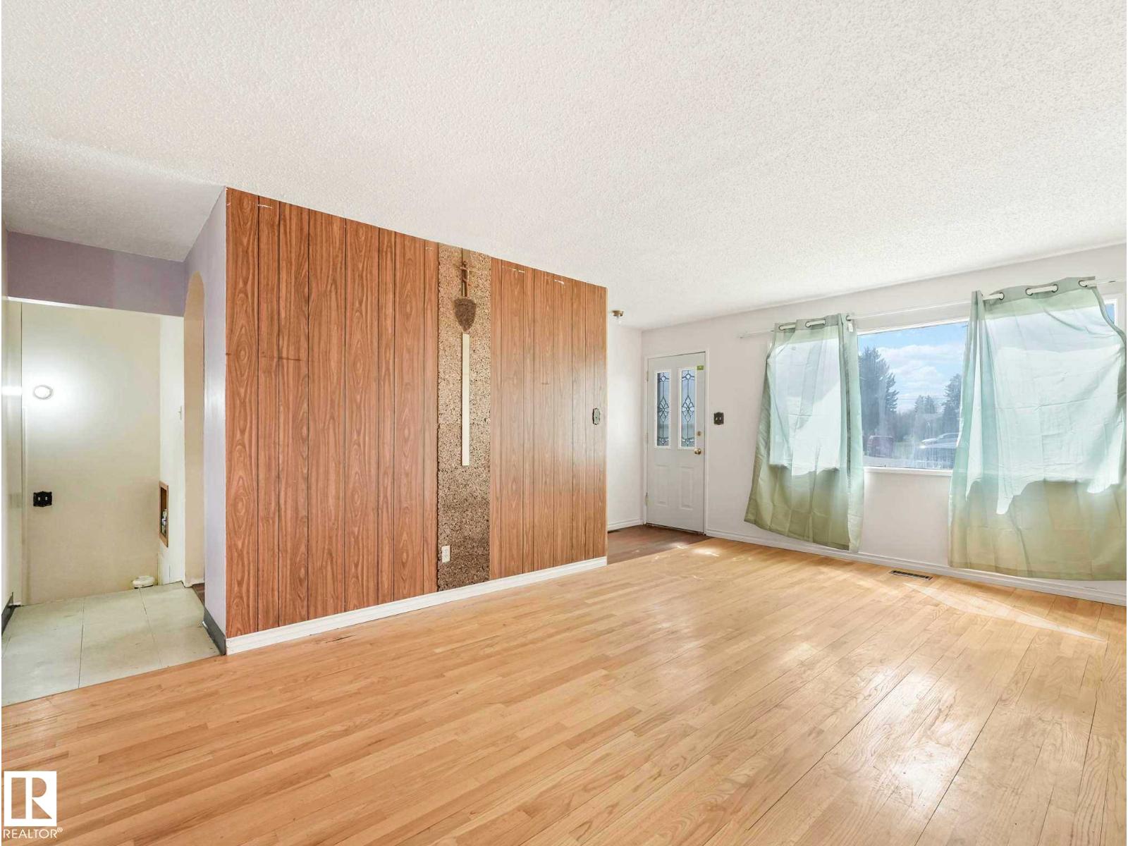 34 CAMELOT AV — photo 16