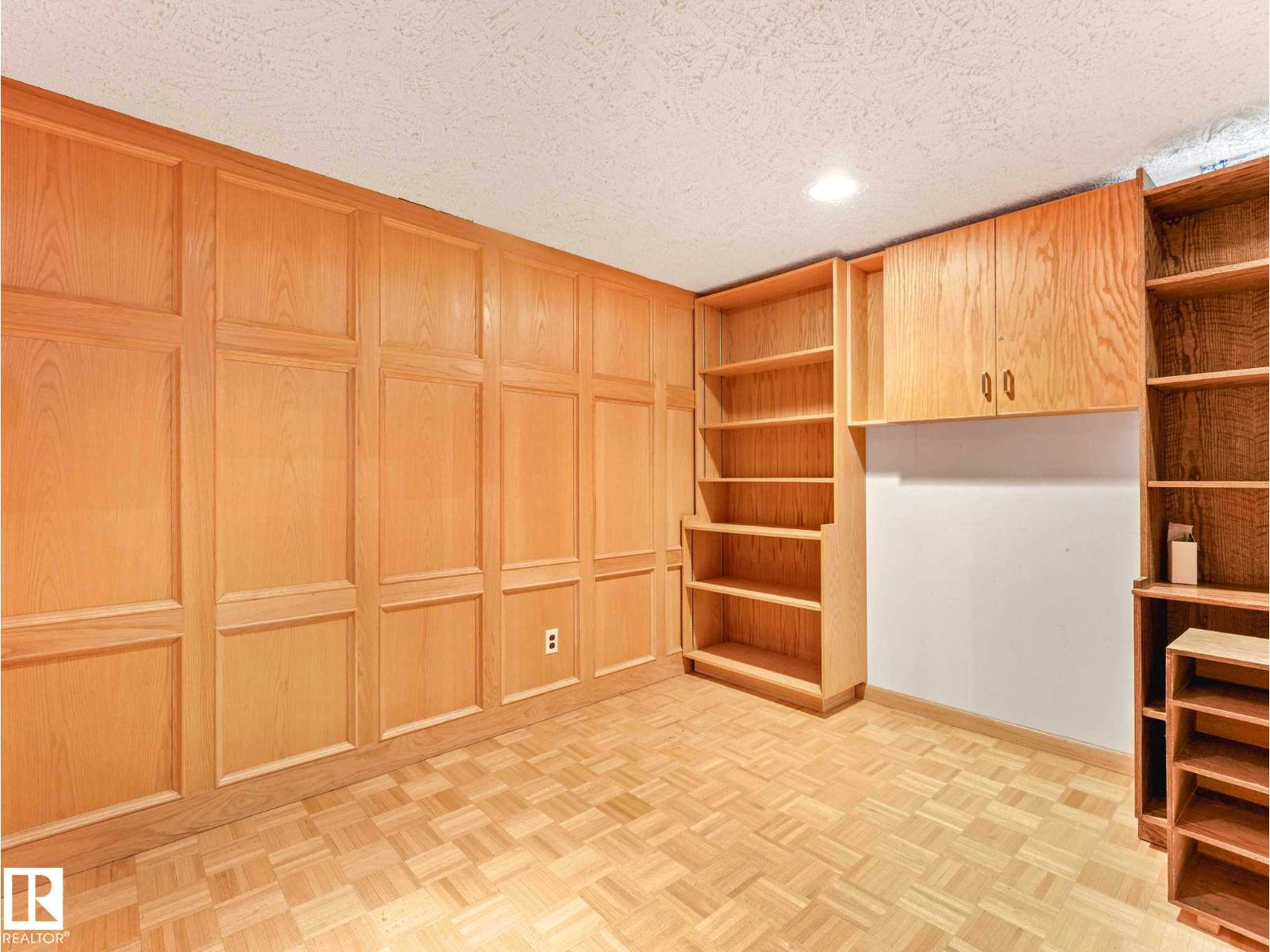 34 CAMELOT AV — photo 44