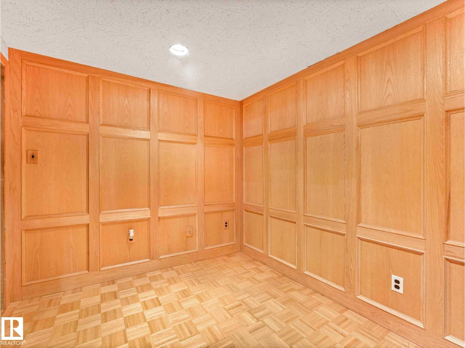 34 CAMELOT AV — photo 46