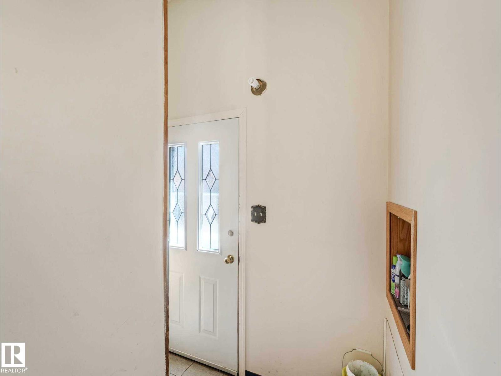 34 CAMELOT AV — photo 32