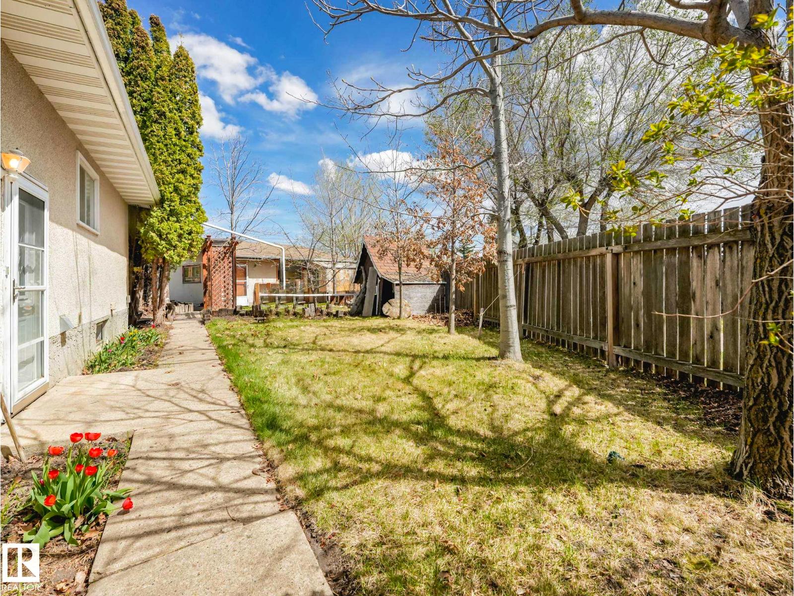 34 CAMELOT AV — photo 53