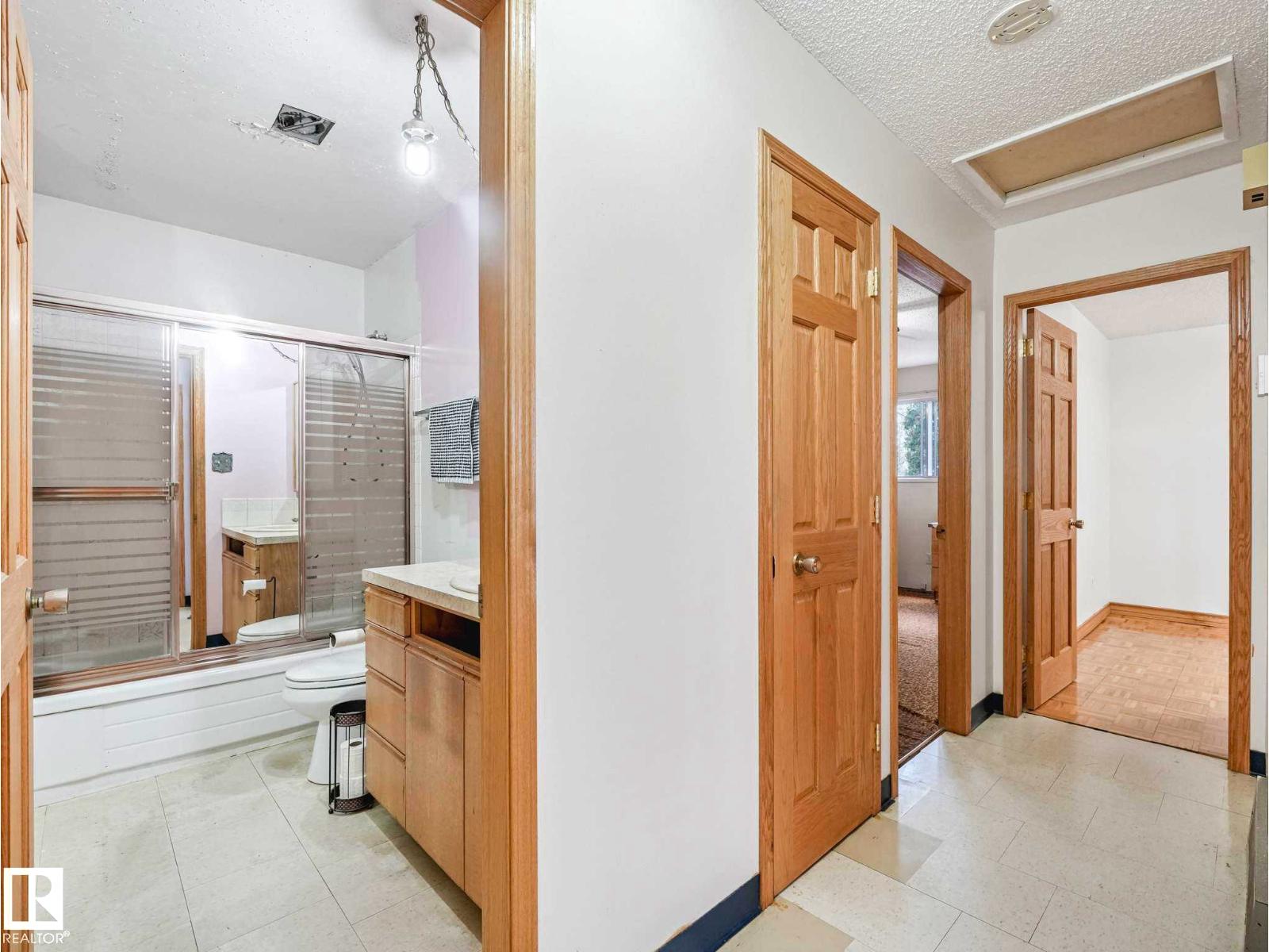 34 CAMELOT AV — photo 23