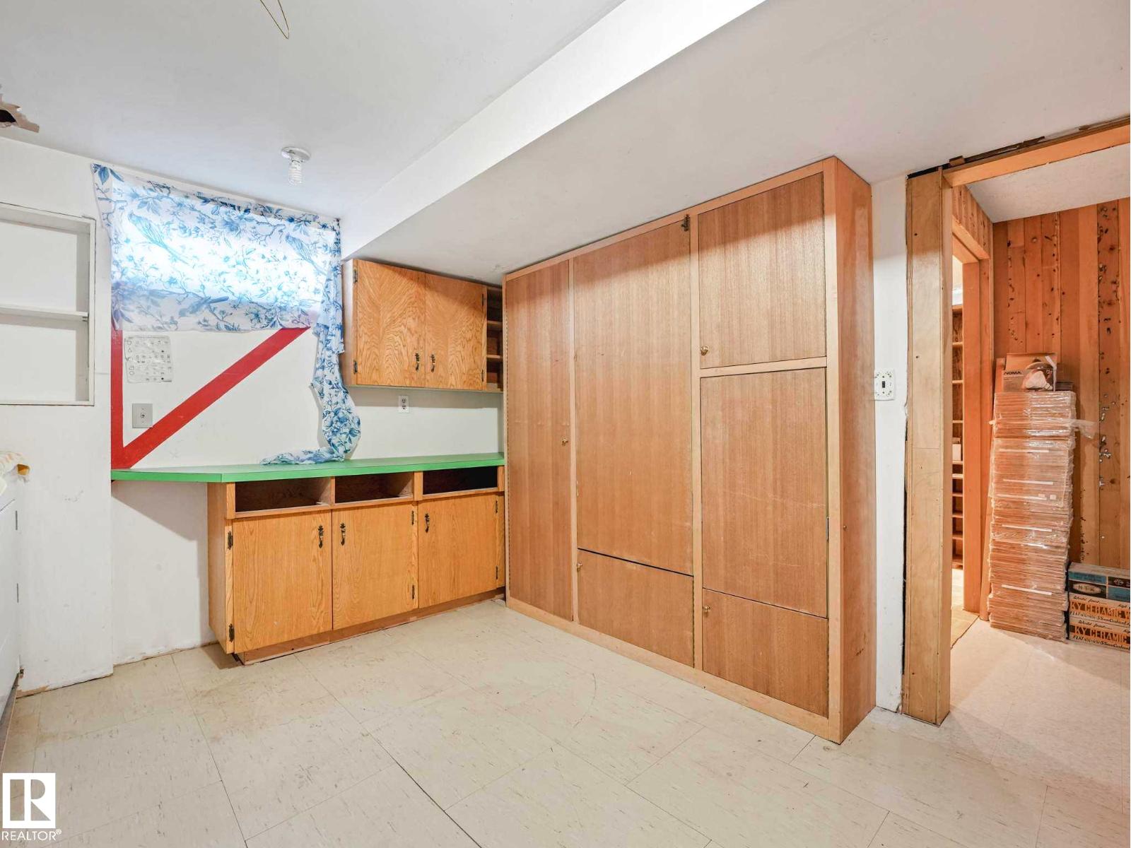 34 CAMELOT AV — photo 48