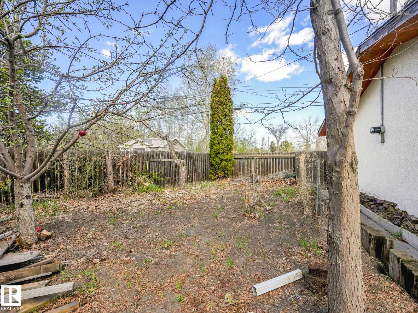 34 CAMELOT AV — photo 60