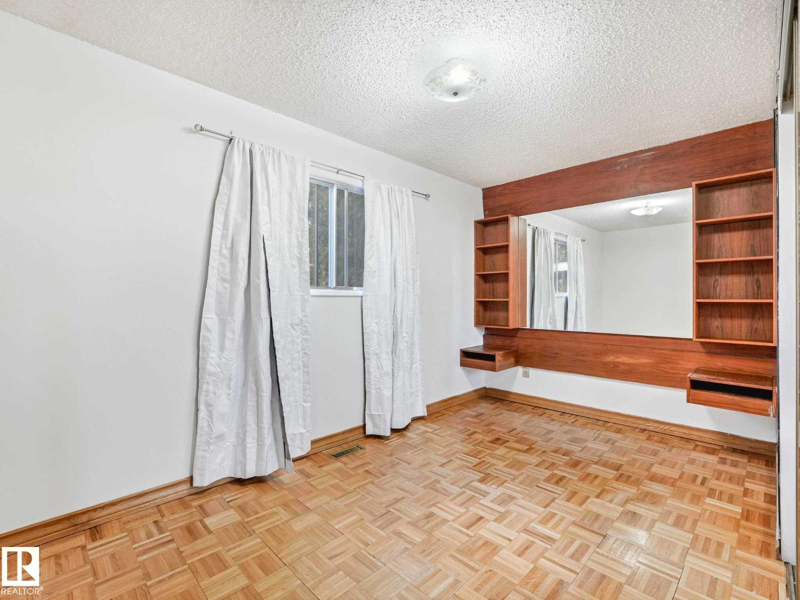 34 CAMELOT AV — photo 26
