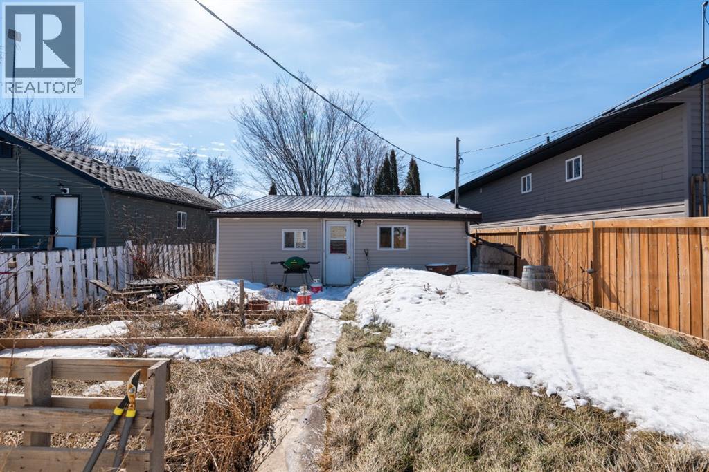 4726 49 Street - 17
