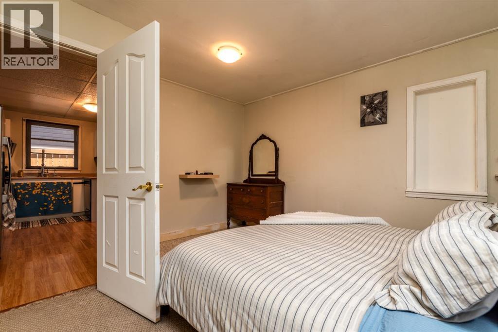4726 49 Street - 10