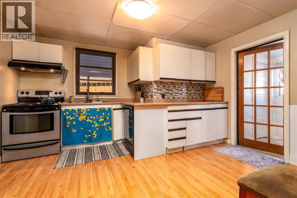 4726 49 Street - 7
