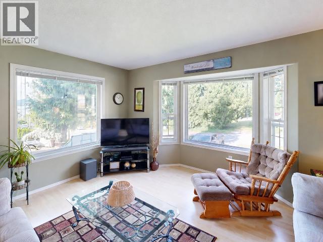 3280 CARIBOO AVE - 11