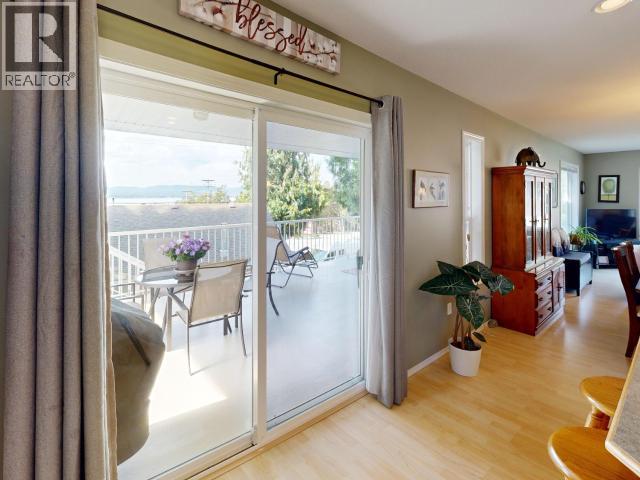 3280 CARIBOO AVE - 8