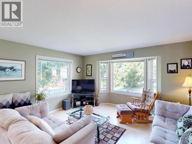 3280 CARIBOO AVE - 10