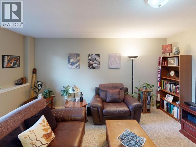3280 CARIBOO AVE - 30