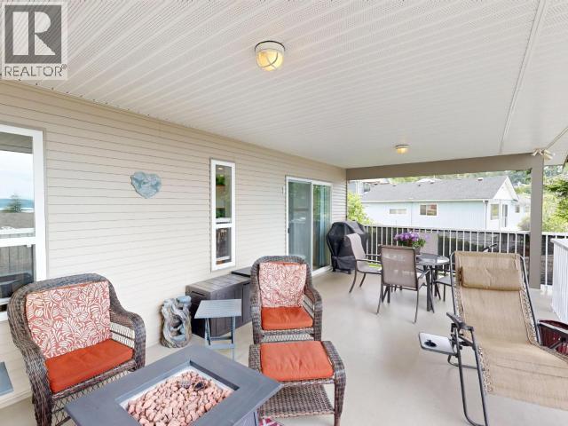 3280 CARIBOO AVE - 44