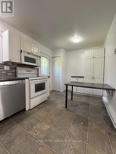 #39 475 SANDRINGHAM CRESCENT - 10