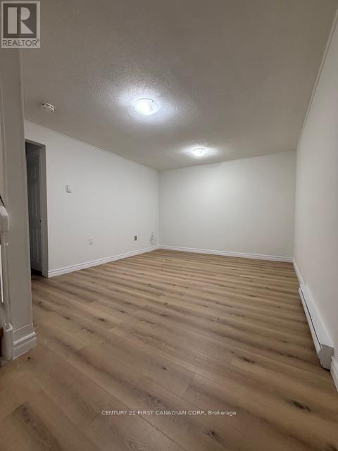 #39 475 SANDRINGHAM CRESCENT - 15