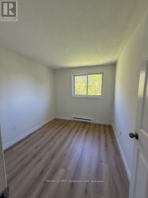 #39 475 SANDRINGHAM CRESCENT - 24