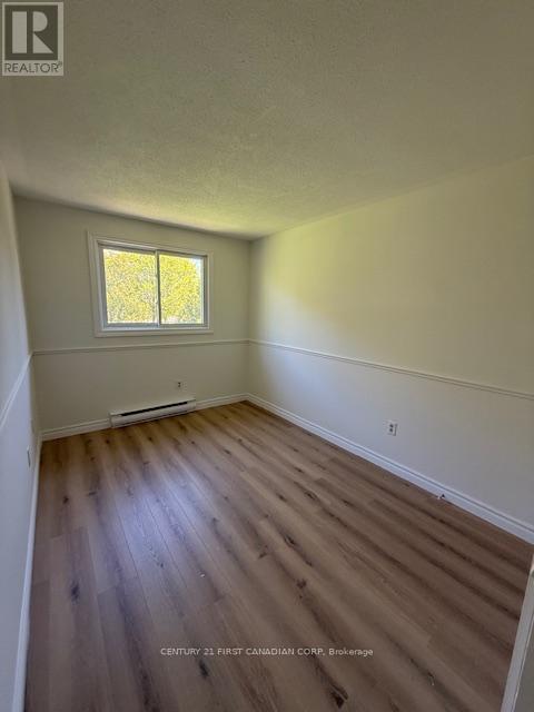 #39 475 SANDRINGHAM CRESCENT - 26