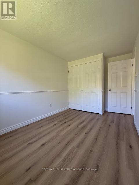 #39 475 SANDRINGHAM CRESCENT - 27