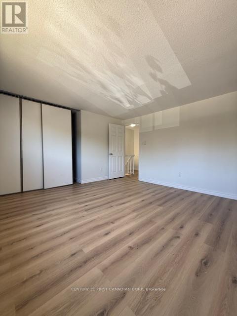 #39 475 SANDRINGHAM CRESCENT - 29