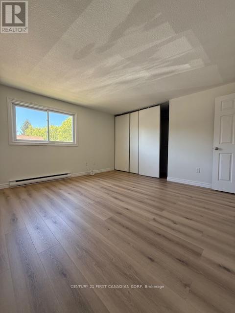 #39 475 SANDRINGHAM CRESCENT - 30