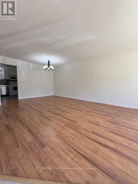 #39 475 SANDRINGHAM CRESCENT - 4