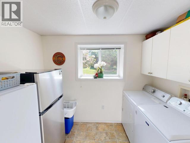3280 CARIBOO AVE - 39
