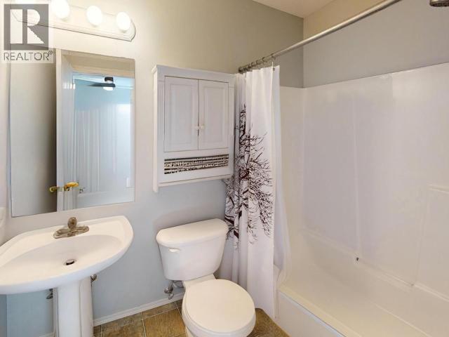 3280 CARIBOO AVE - 41