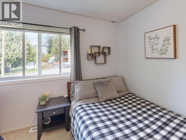 3280 CARIBOO AVE - 21