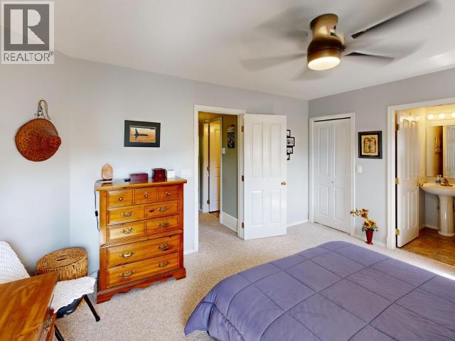 3280 CARIBOO AVE - 17