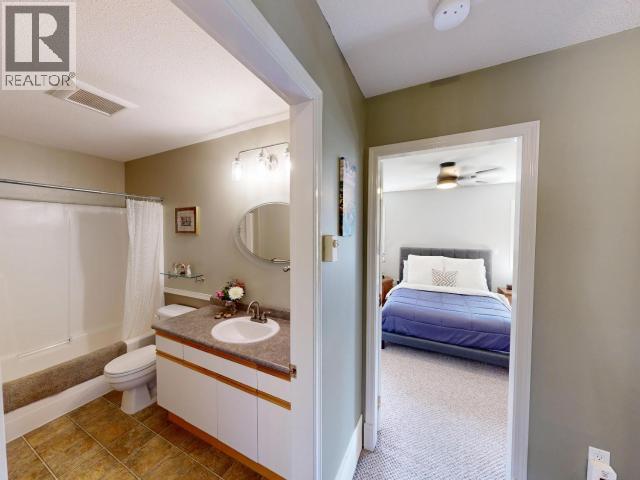 3280 CARIBOO AVE - 18