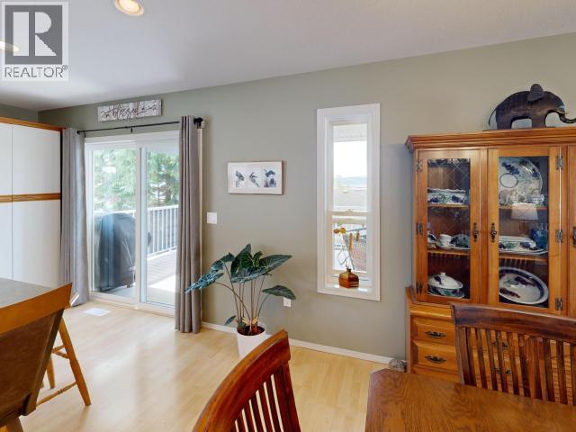 3280 CARIBOO AVE - 7