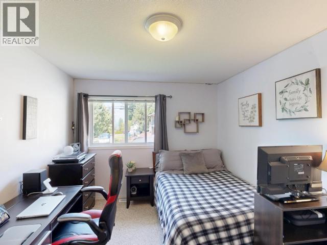3280 CARIBOO AVE - 20