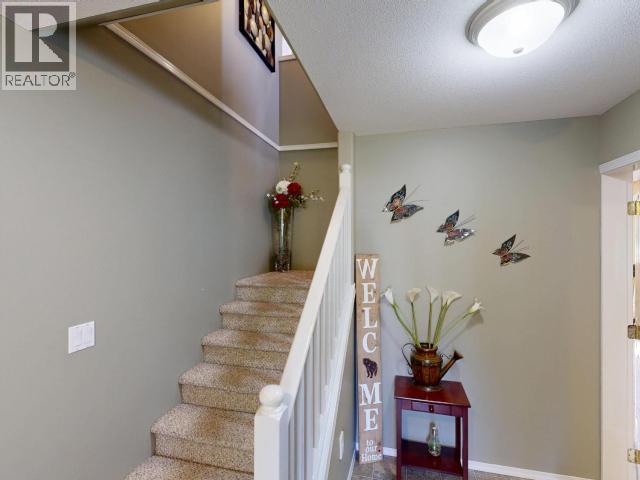 3280 CARIBOO AVE - 25