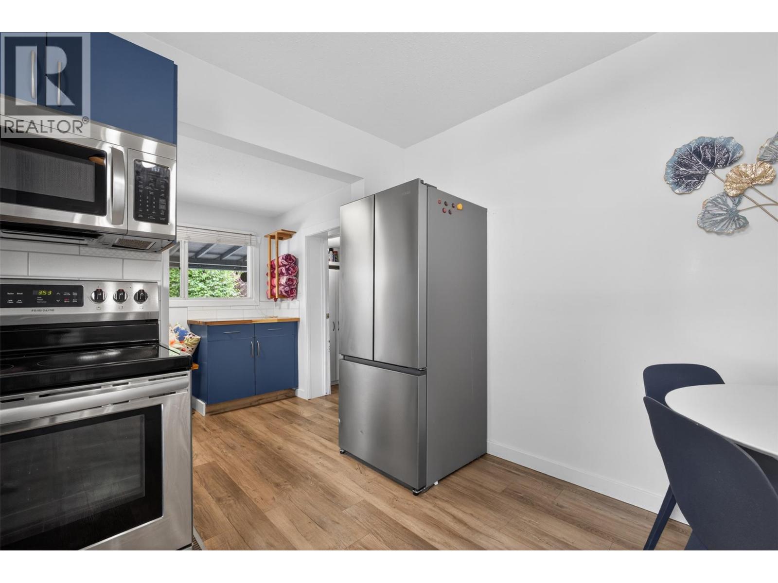 974 Creston Avenue - 8