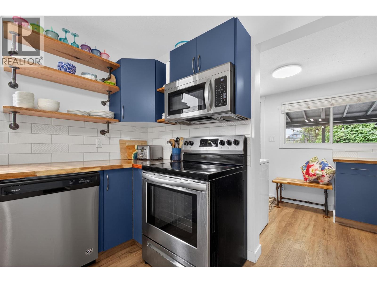 974 Creston Avenue - 9