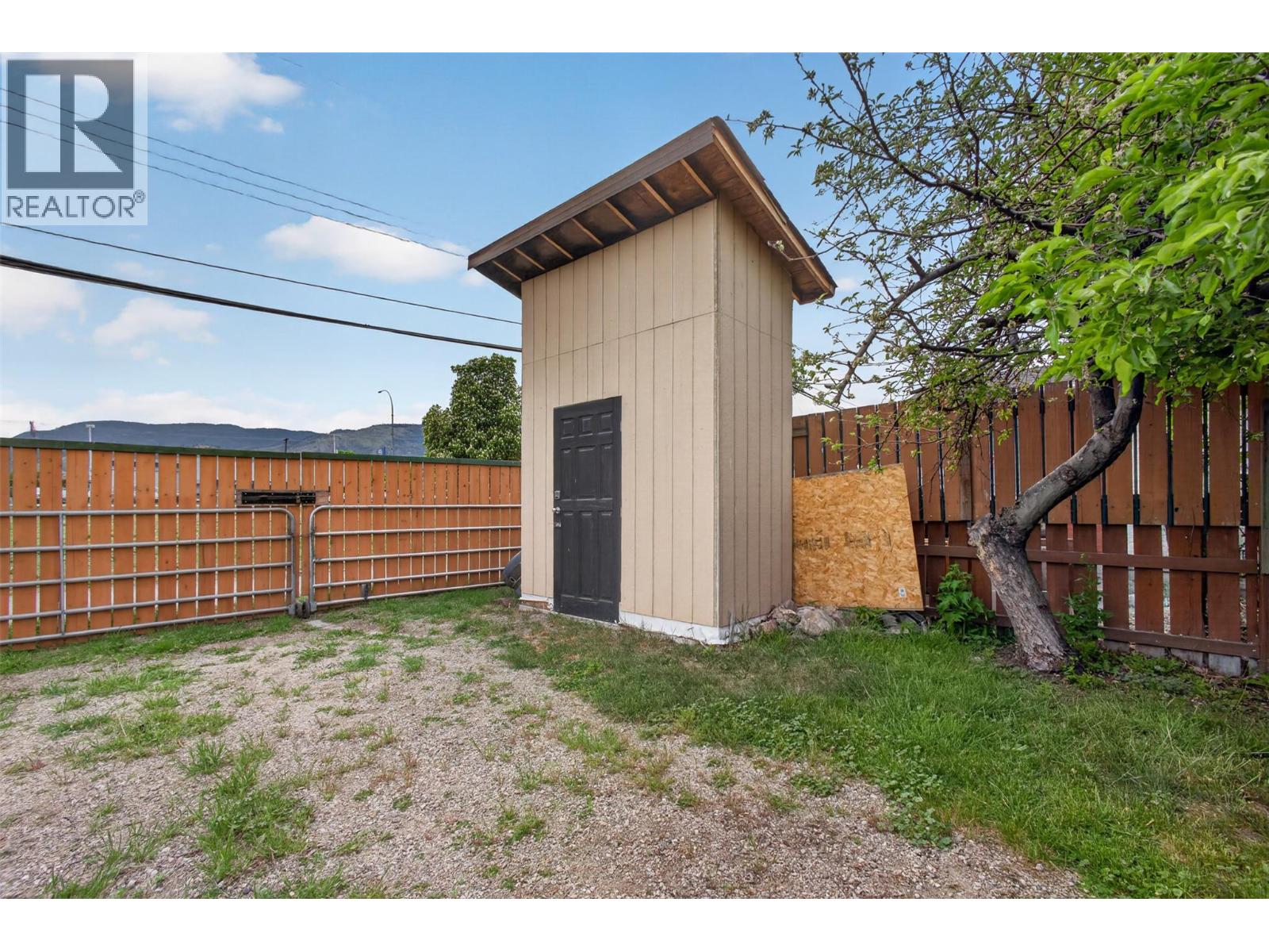 974 Creston Avenue - 24