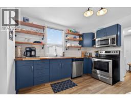 Primary Bedroom - 974 Creston Avenue, Penticton, BC V2A1P9 Photo 7