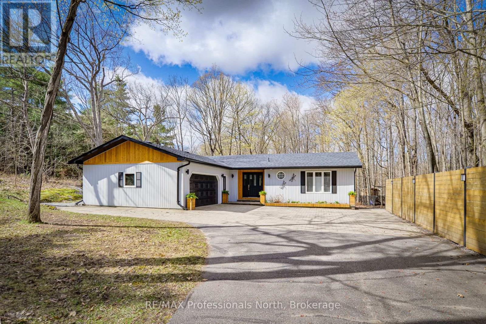 225 BLANCHARD STREET W - 26