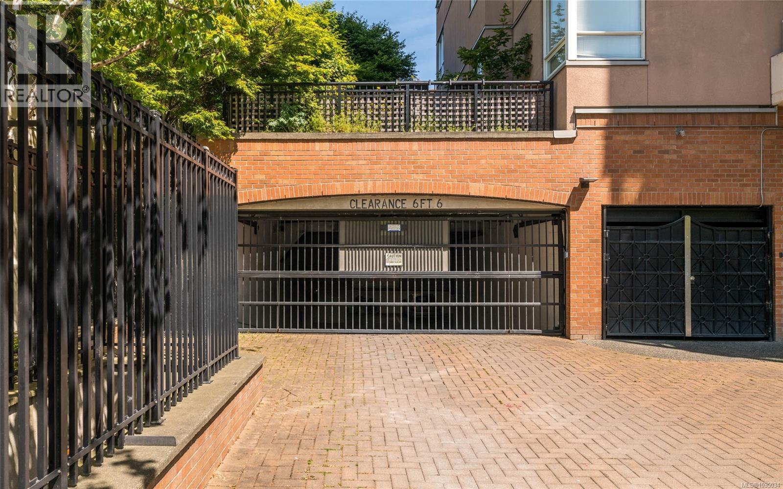 1405 930 Yates Street, Victoria