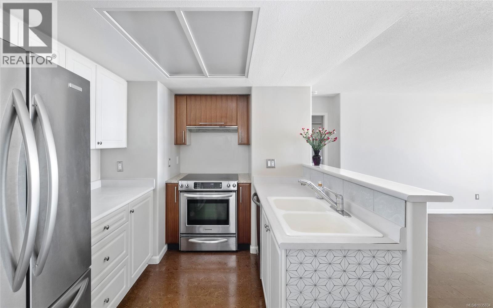 1405 930 Yates Street, Victoria