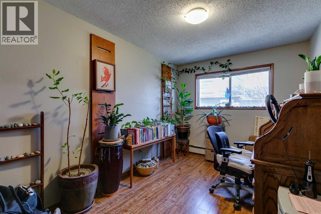 810 Drury Avenue NE - 14