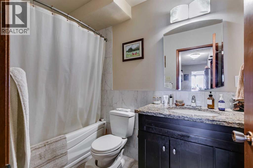 810 Drury Avenue NE - 11