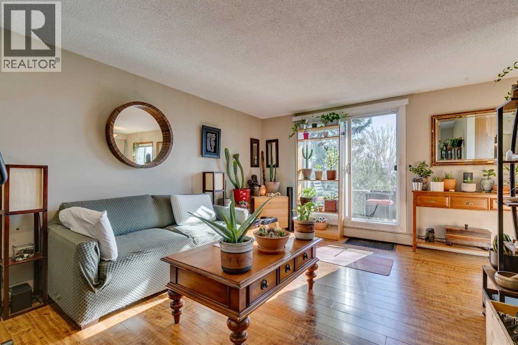 810 Drury Avenue NE - 8