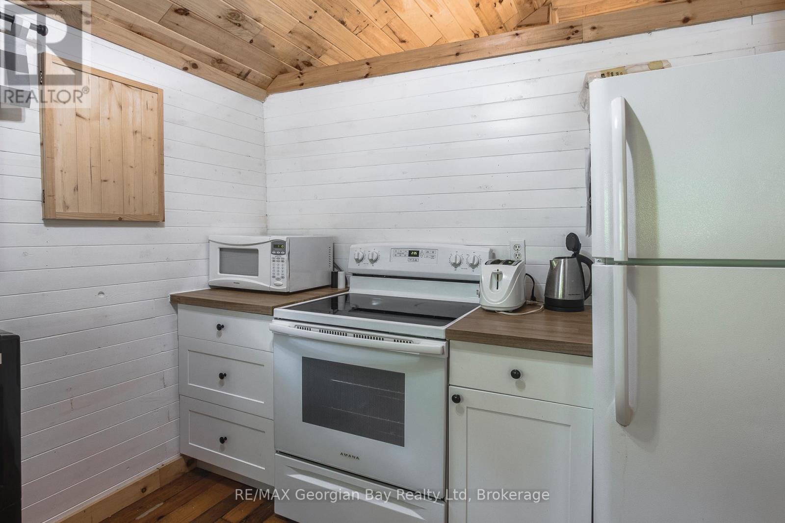 68 TINY BEACHES ROAD S - 13