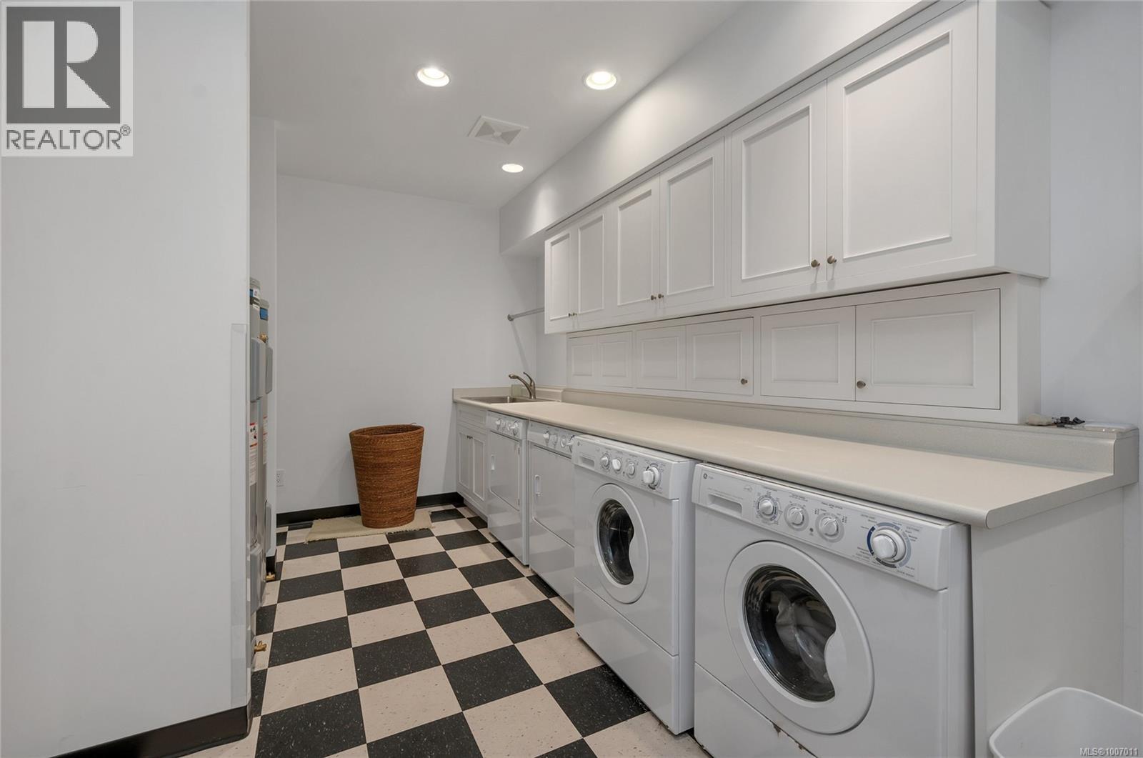 1790 Hyacinthe Bay Rd - 57