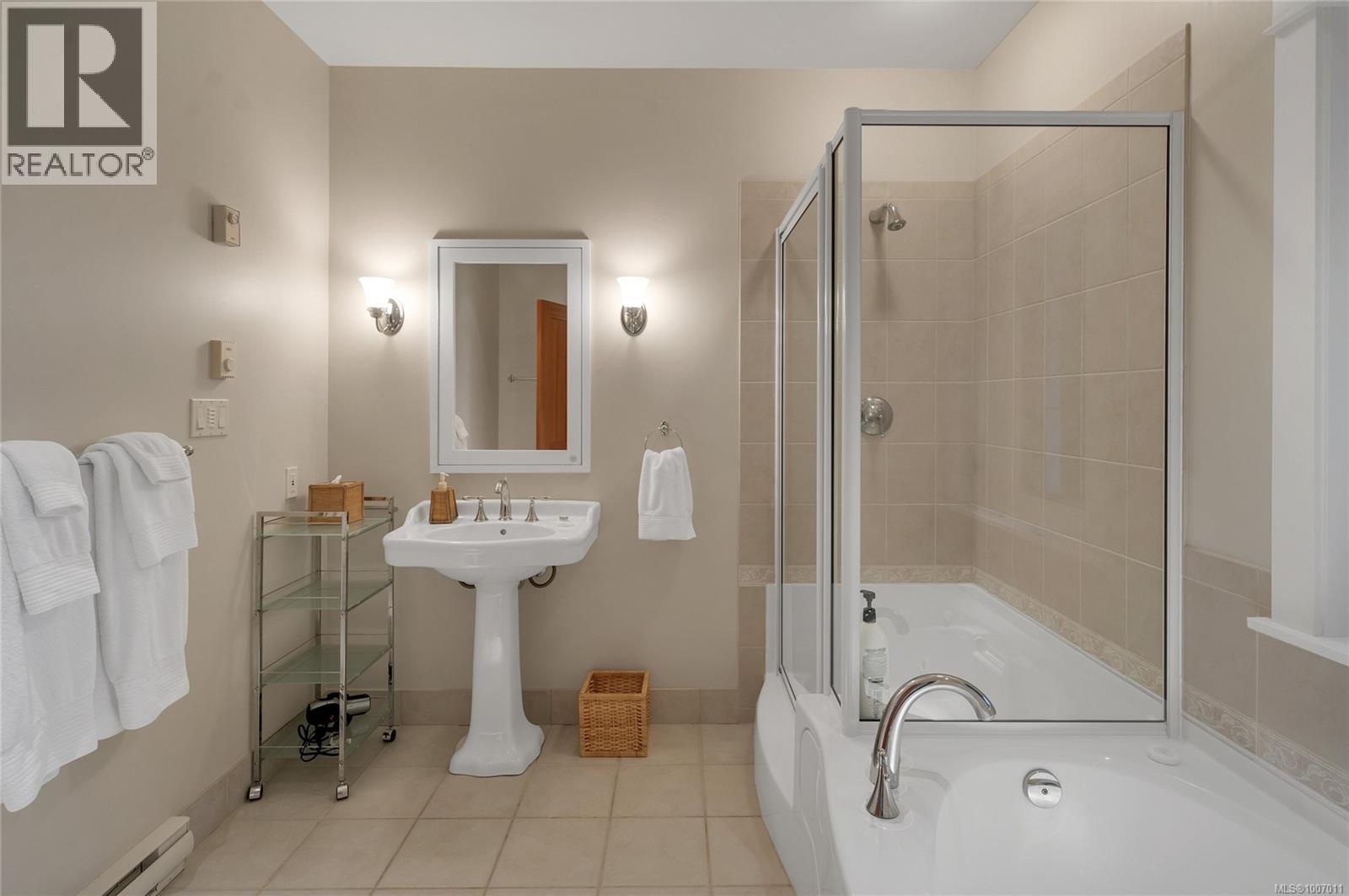 1790 Hyacinthe Bay Rd - 68