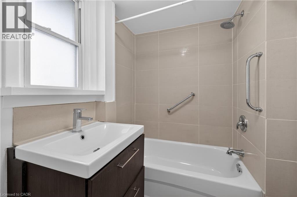 584 WATERLOO Street - 28