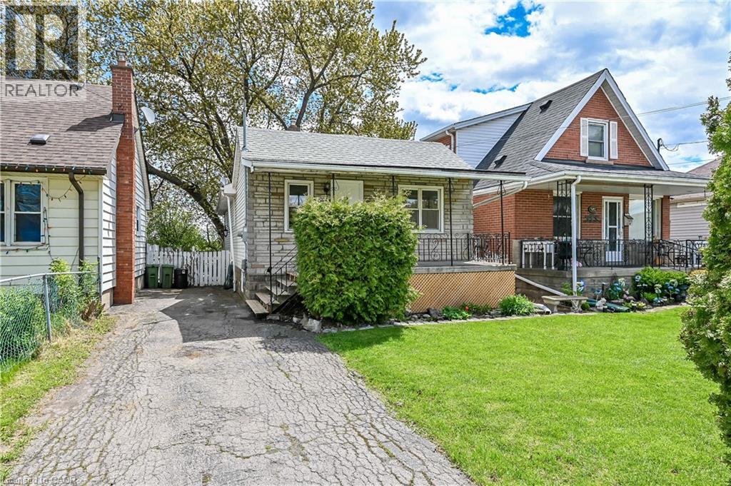 584 WATERLOO Street - 3